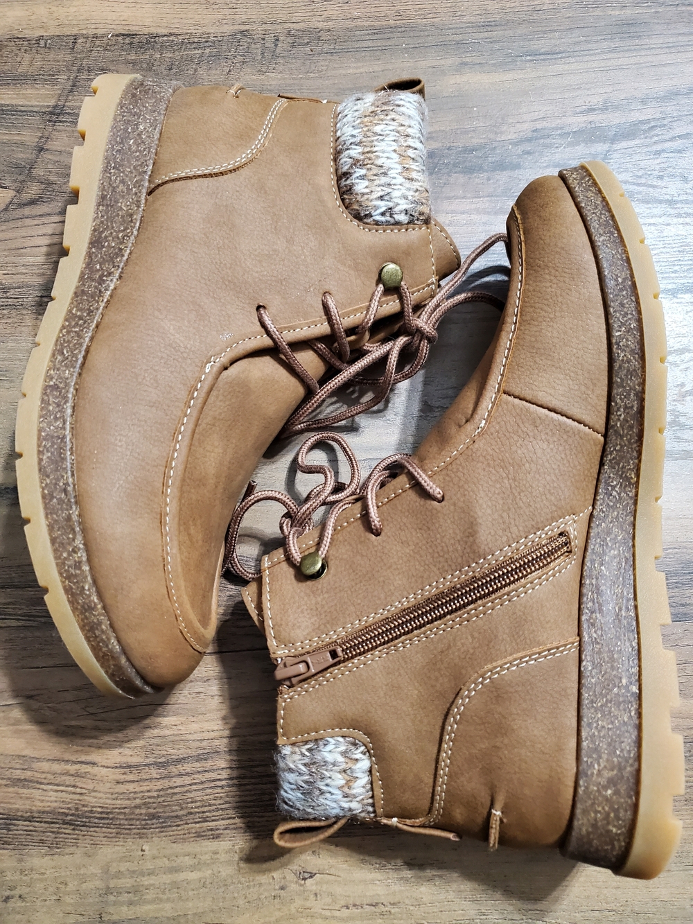 Women’s Tan Lace-Up Winter Ankle Boots with Knit Collar